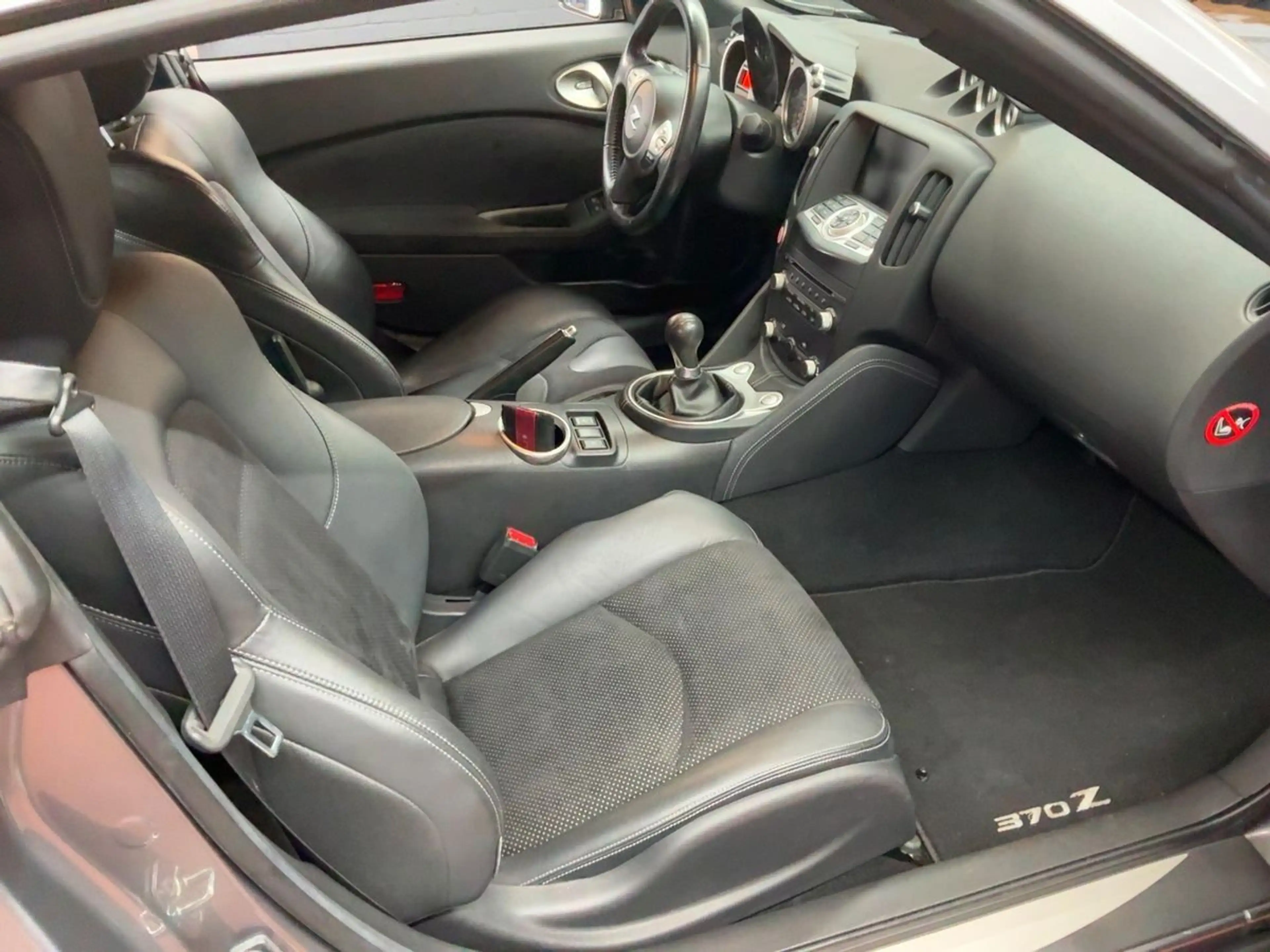 Nissan 370Z 370 Z Pack / Deutsch / Unfallfrei / 2. Hand — photo 8