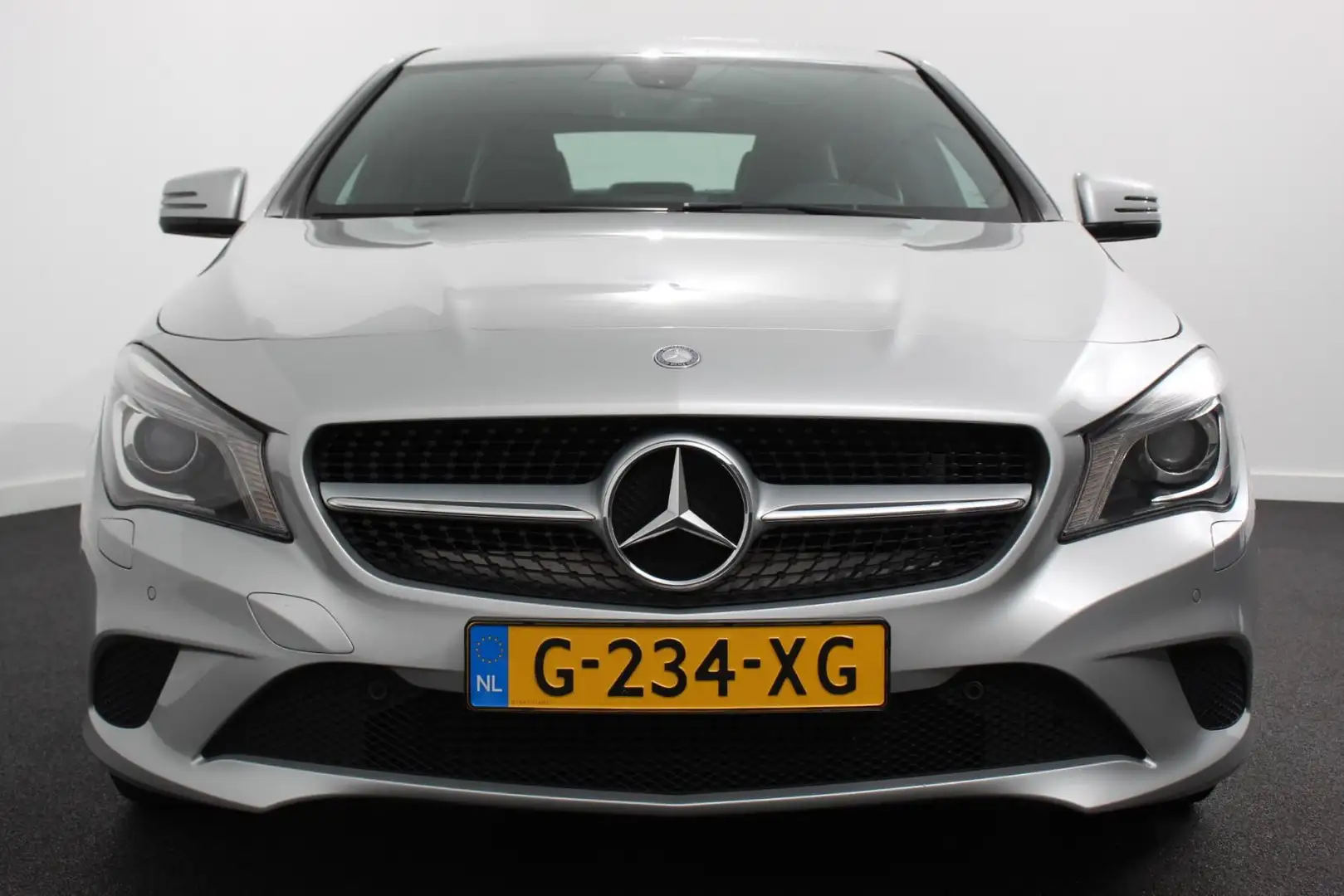 Mercedes-Benz CLA 180 Prestige | Standkachel | Trekhaak | Xenon | Naviga Grijs - 2