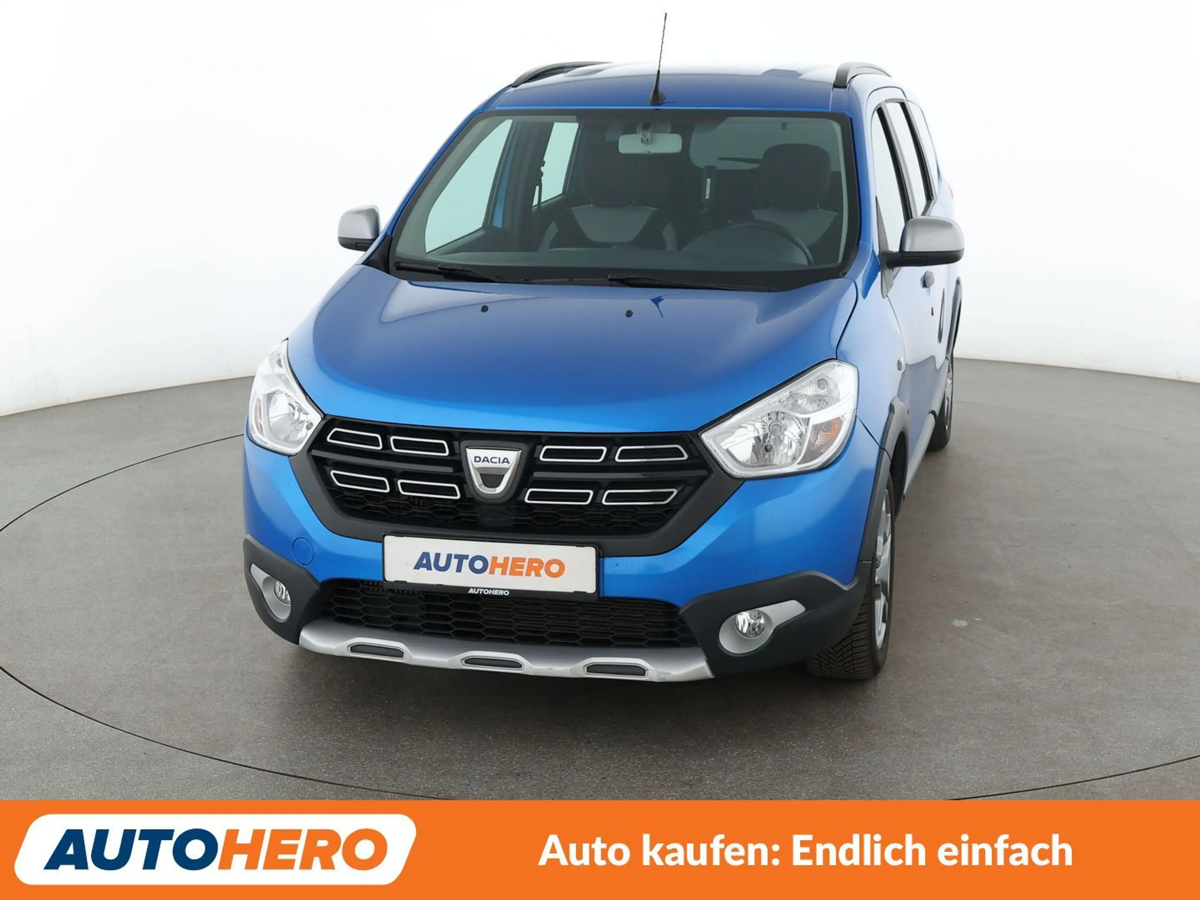 Dacia Lodgy 1.3 TCe Stepway Plus*NAVI*CAM*PDC*SHZ*KLIMA* — photo 9