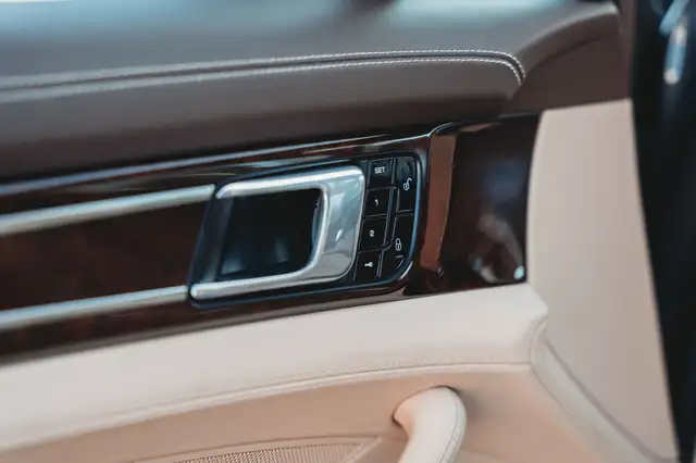 Porsche Panamera view 12