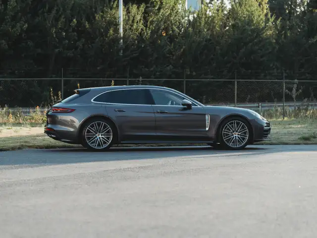 Porsche Panamera view 5