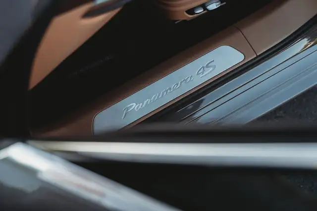 Porsche Panamera view 9
