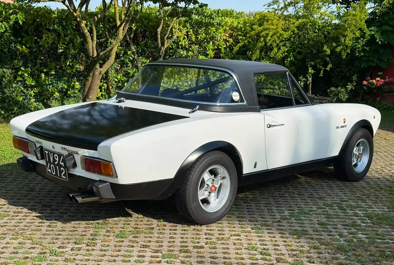 Fiat 124 Spider Abarth 124 Rally, foto 2