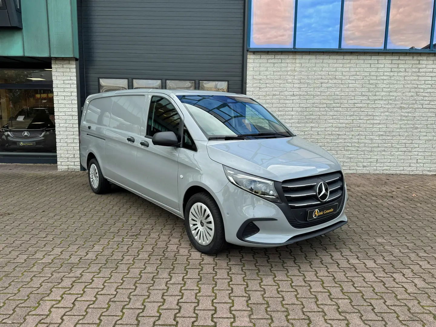 Mercedes-Benz Vito 119 L3 4x4 AWD Standkachel Distronic Thermotronic Grijs - 1