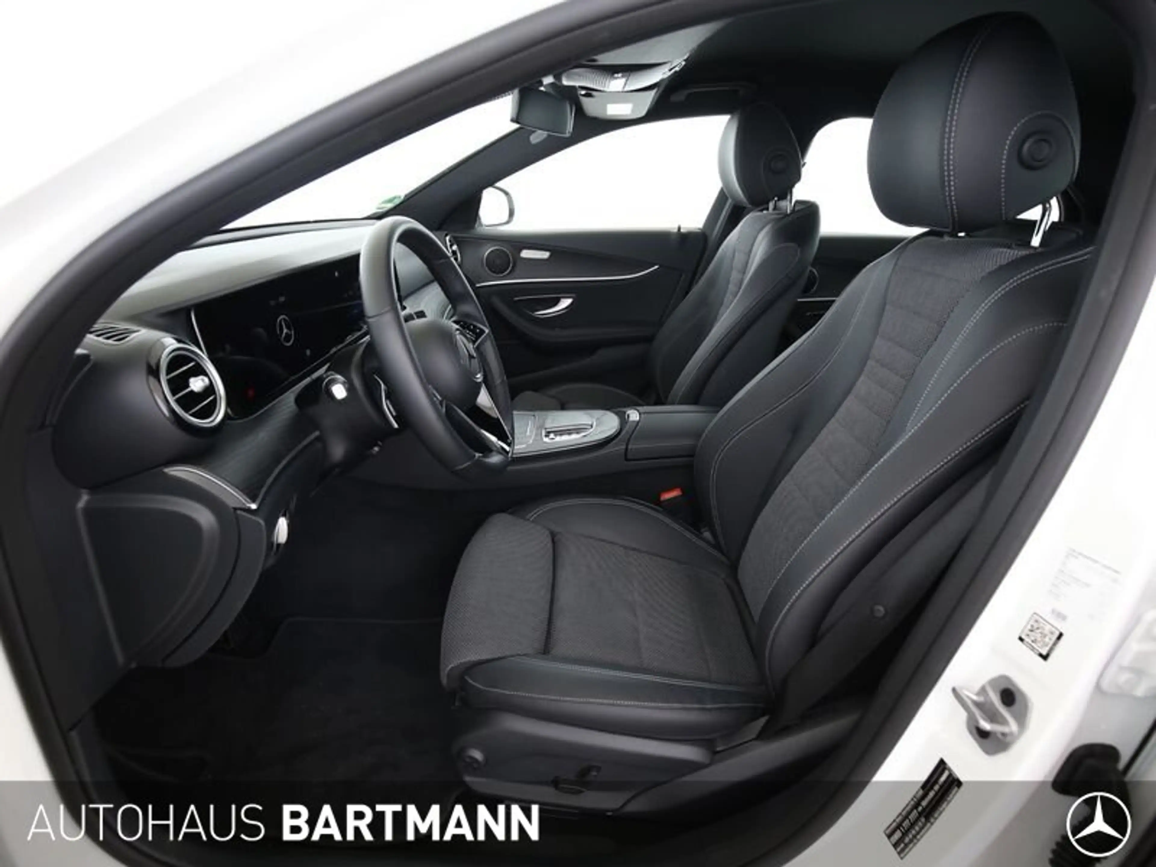 Mercedes-Benz E 200 E 200 d COMAND+AVANTGARDE+ WIDESCREEN+LED+SZH+++ — photo 9