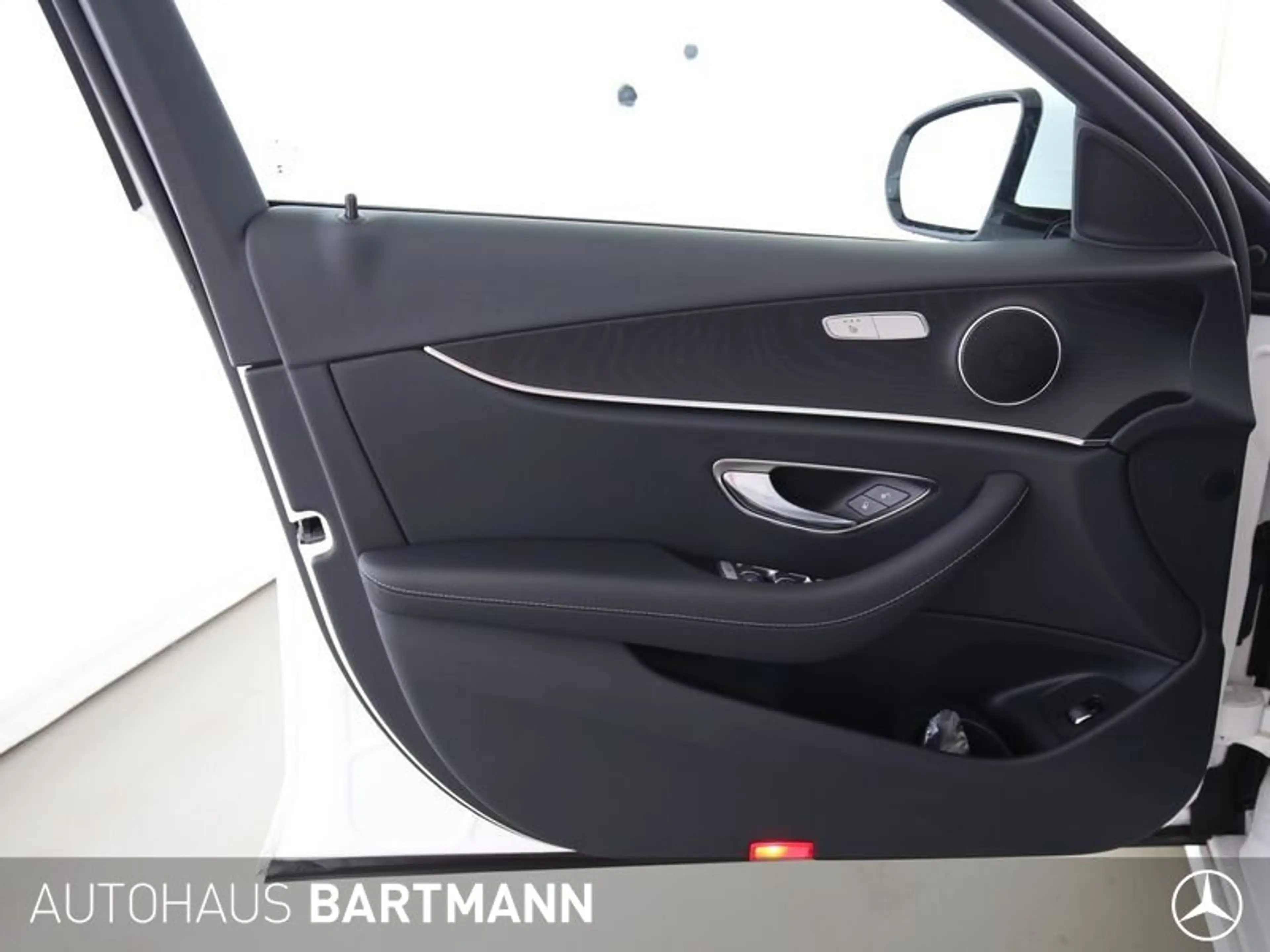 Mercedes-Benz E 200 E 200 d COMAND+AVANTGARDE+ WIDESCREEN+LED+SZH+++ — photo 10