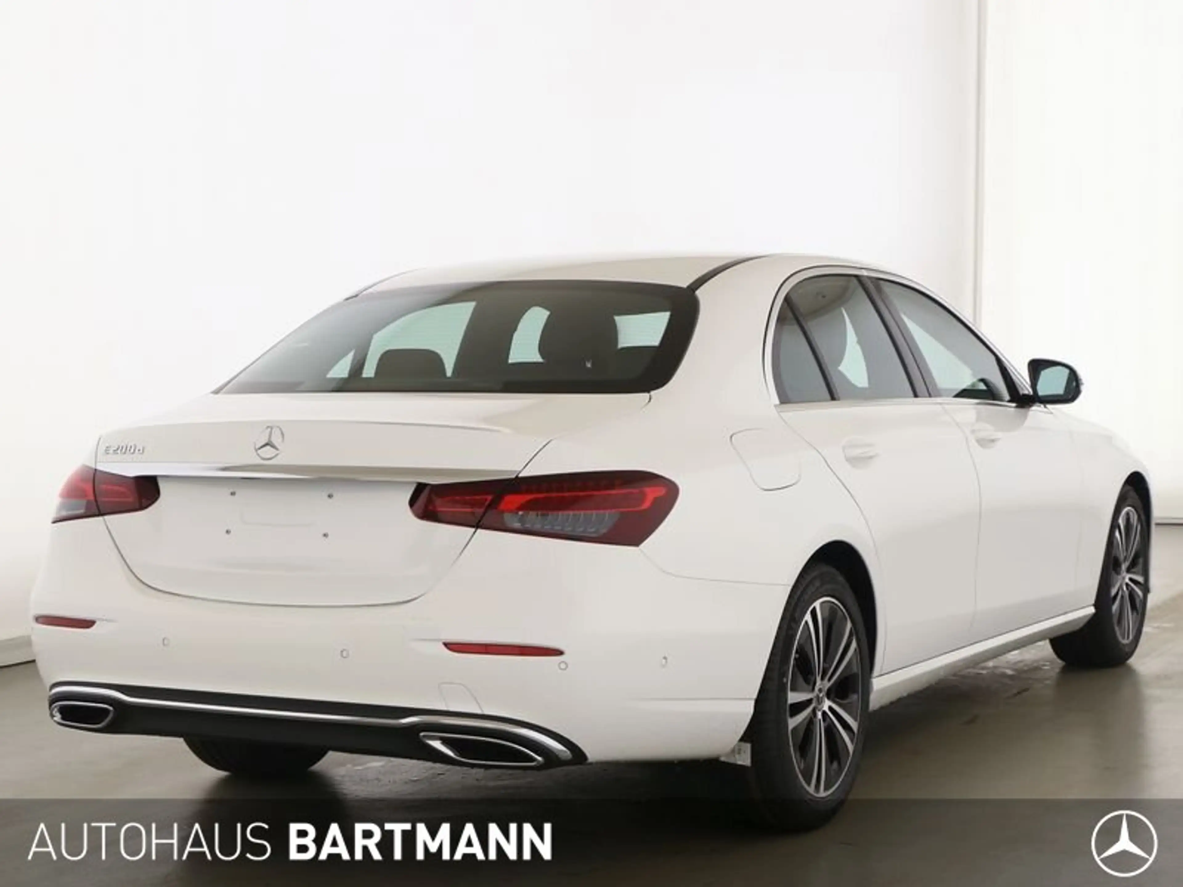 Mercedes-Benz E 200 E 200 d COMAND+AVANTGARDE+ WIDESCREEN+LED+SZH+++ — photo 2