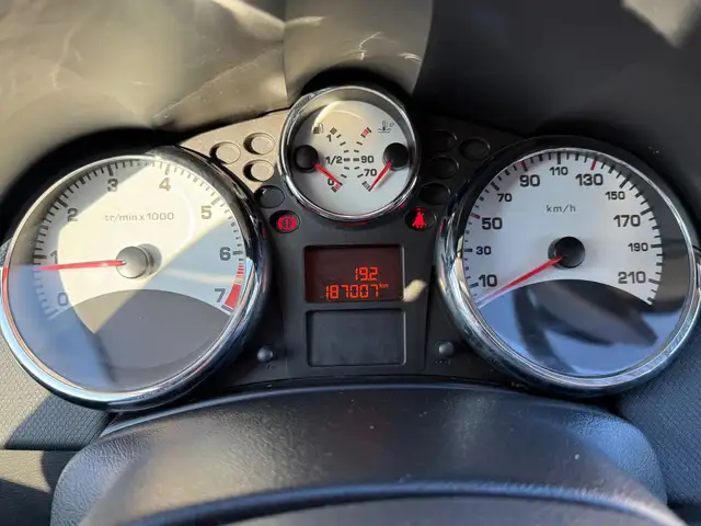 Peugeot 207 view 12