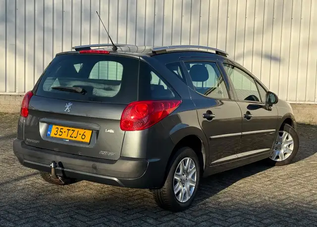 Peugeot 207 view 5