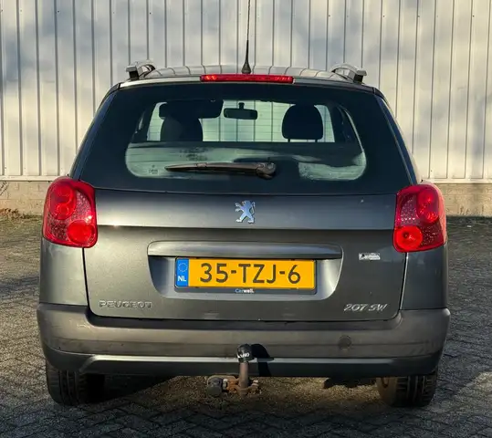 Peugeot 207 view 6