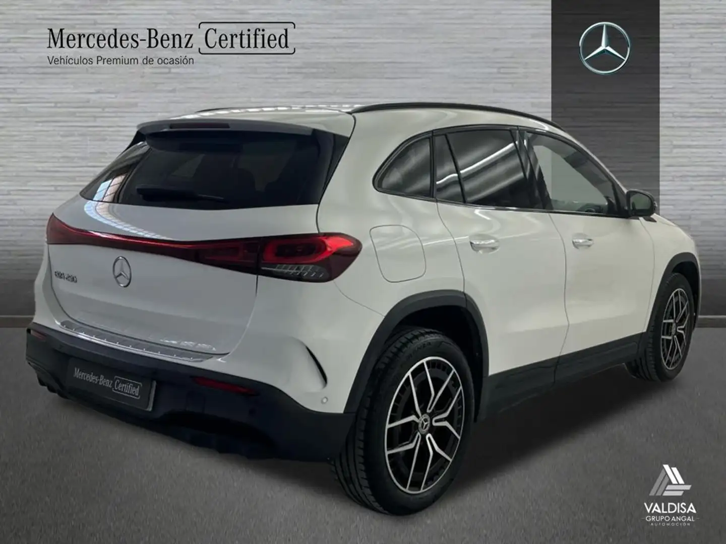 Mercedes-Benz EQA 250 AMG Line - 2