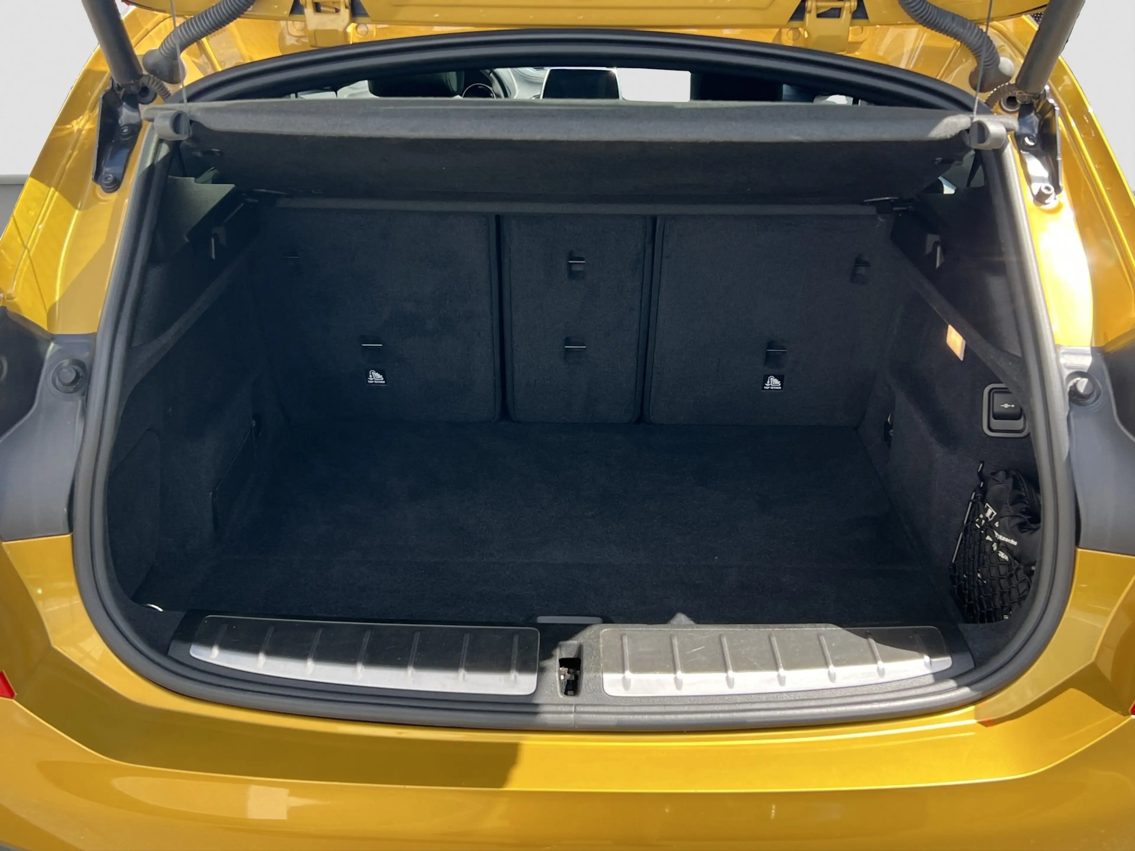 BMW X2 xDrive20i Advantage LED Pano DrvAss Navi RFK — photo 10