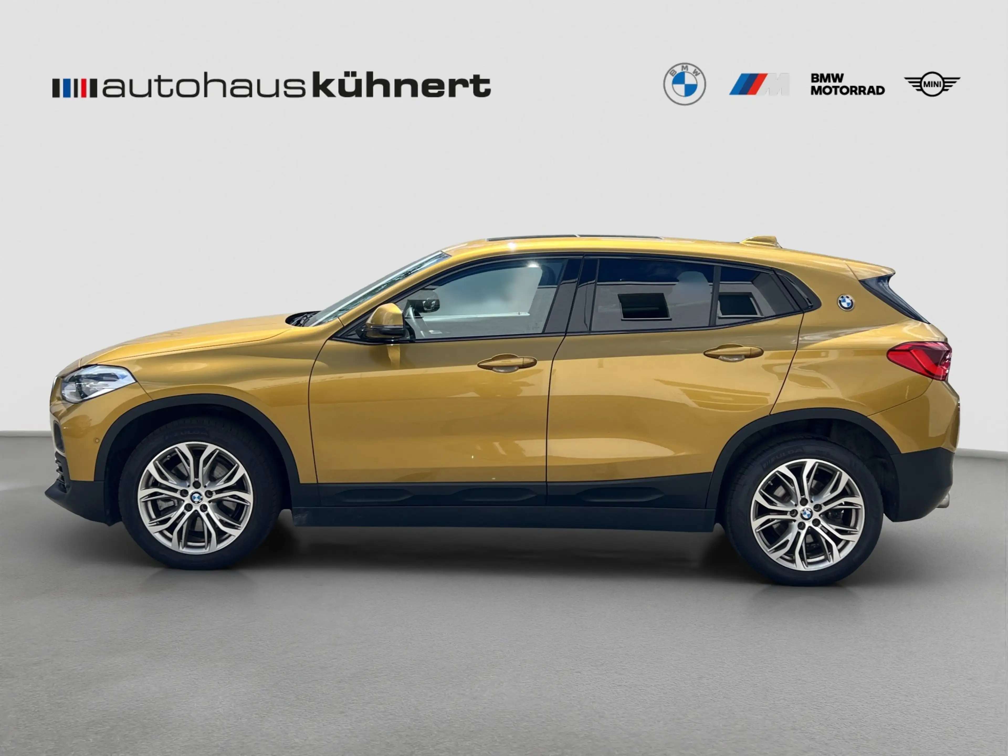BMW X2 xDrive20i Advantage LED Pano DrvAss Navi RFK — photo 4