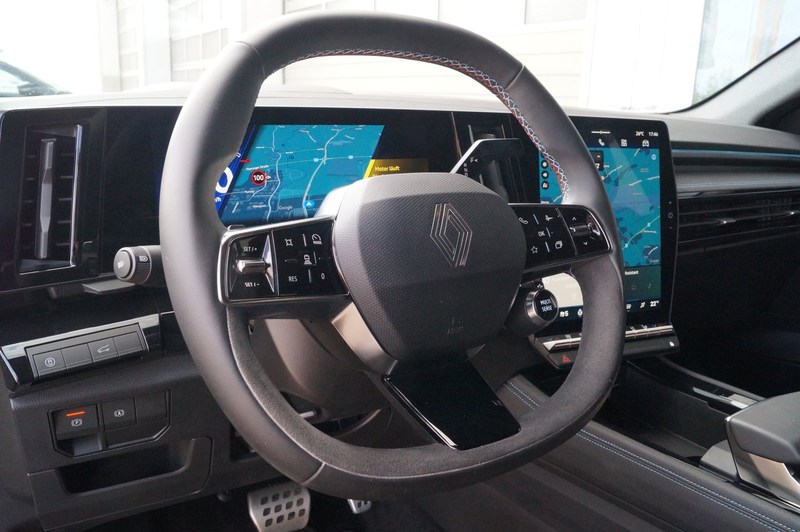 Renault Alpine V6 Renault Austral E-Tech Full Hybrid 200 Iconic Es — photo 13