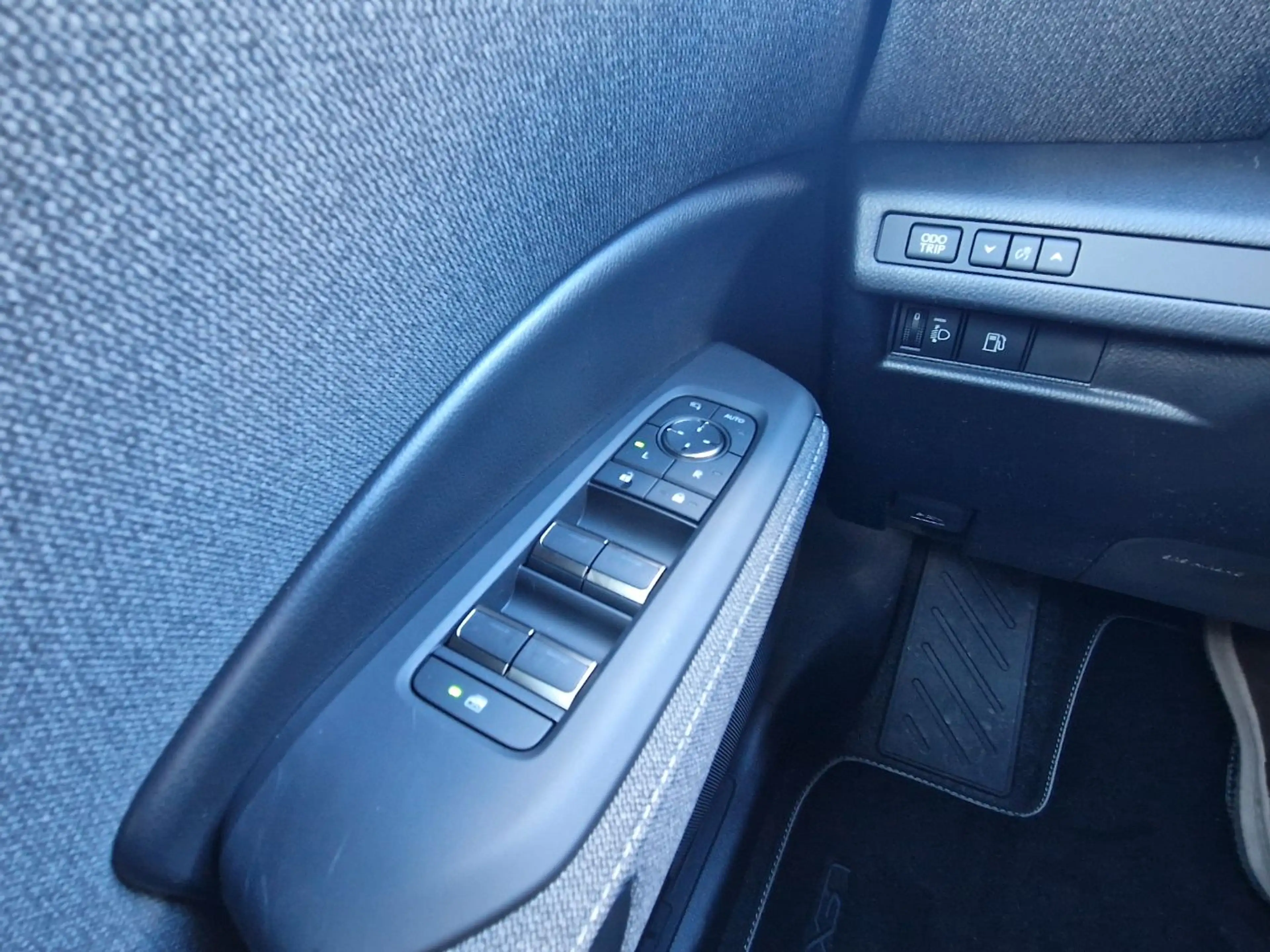 Lexus LBX 1,5 FWD Komfort Paket — photo 14