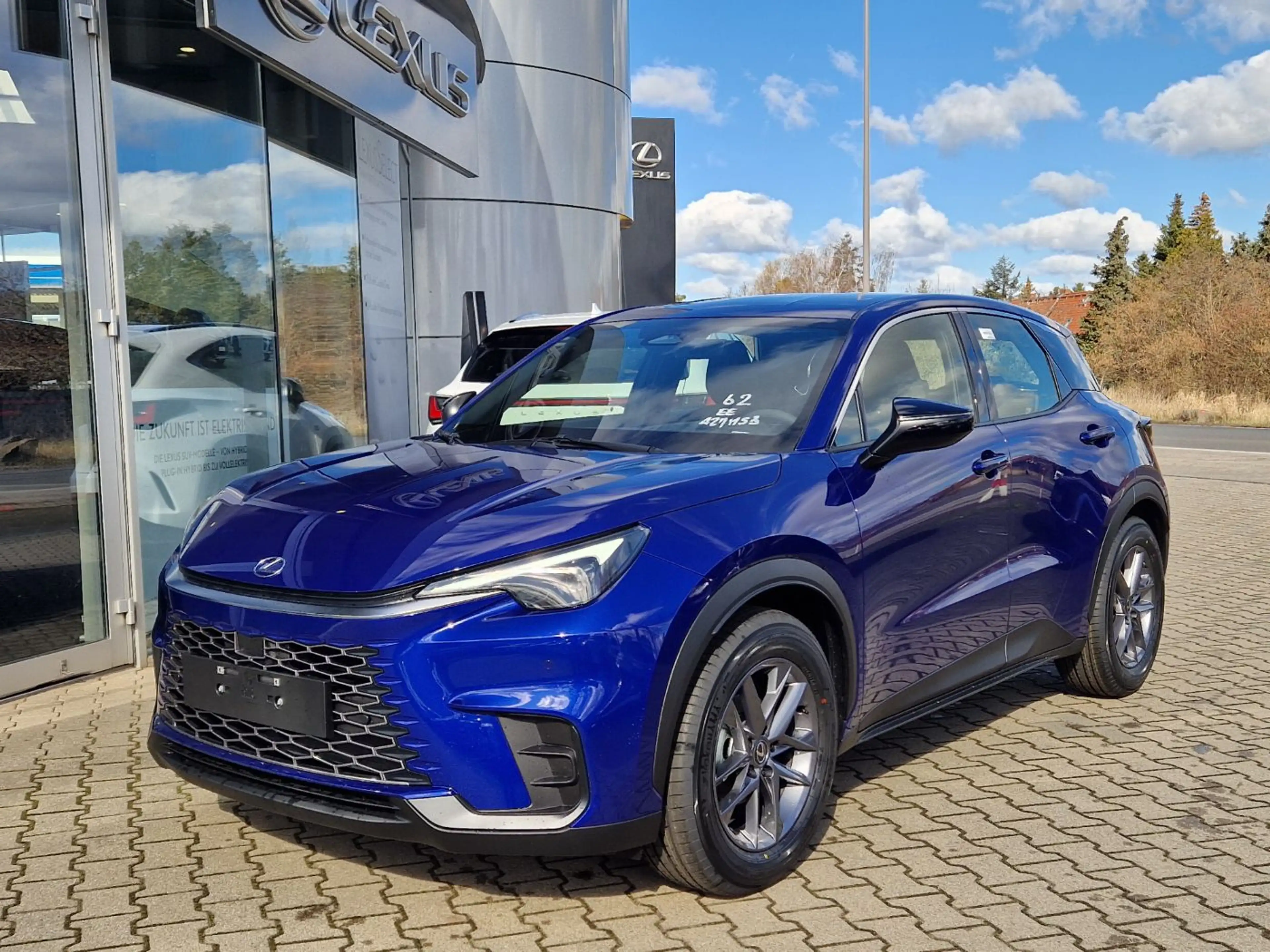 Lexus LBX 1,5 FWD Komfort Paket — photo 2