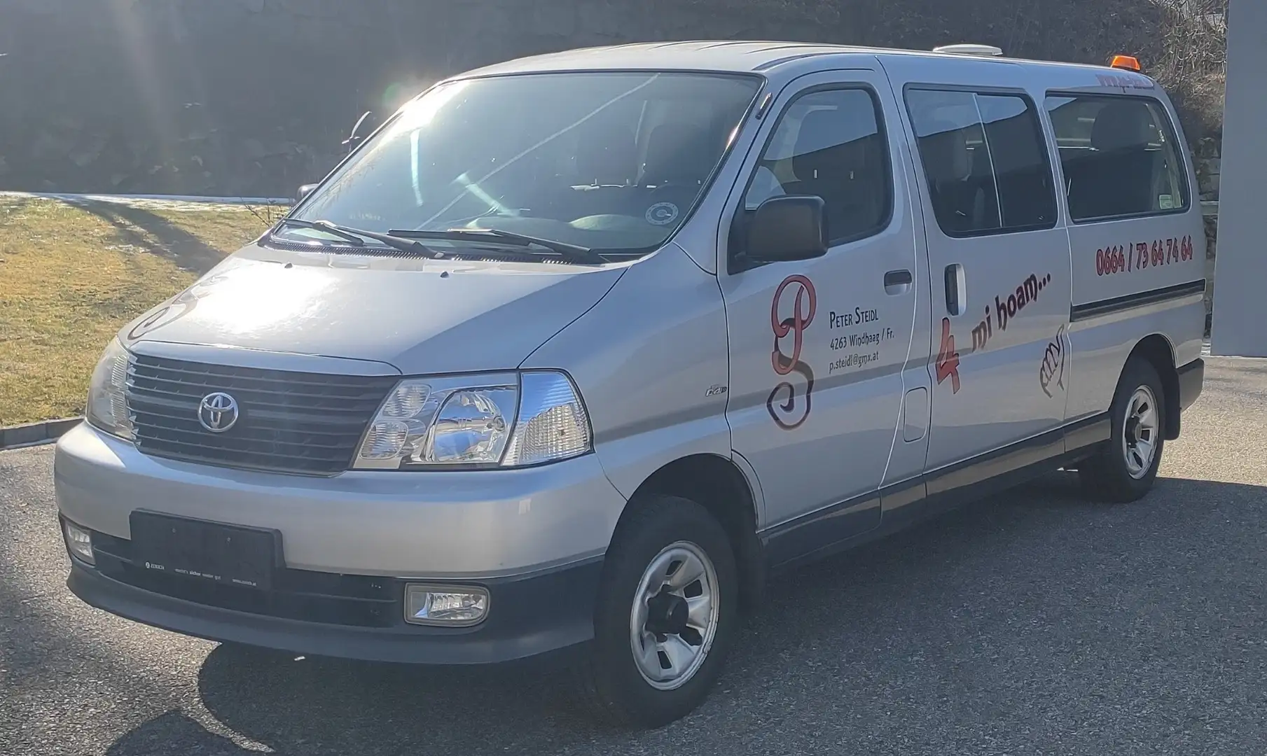 Toyota Hiace D-4D Behindertengerecht Ausgestattet Argent - 2