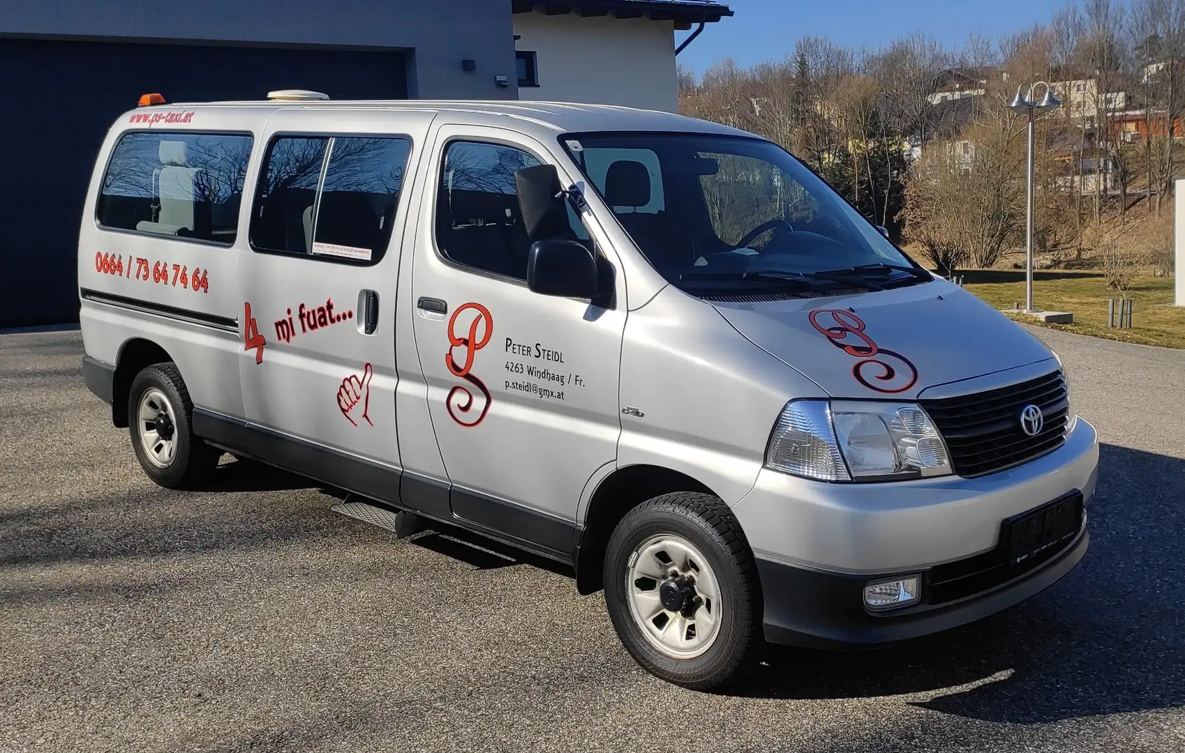 Toyota Hiace D-4D Behindertengerecht Ausgestattet Argent - 1