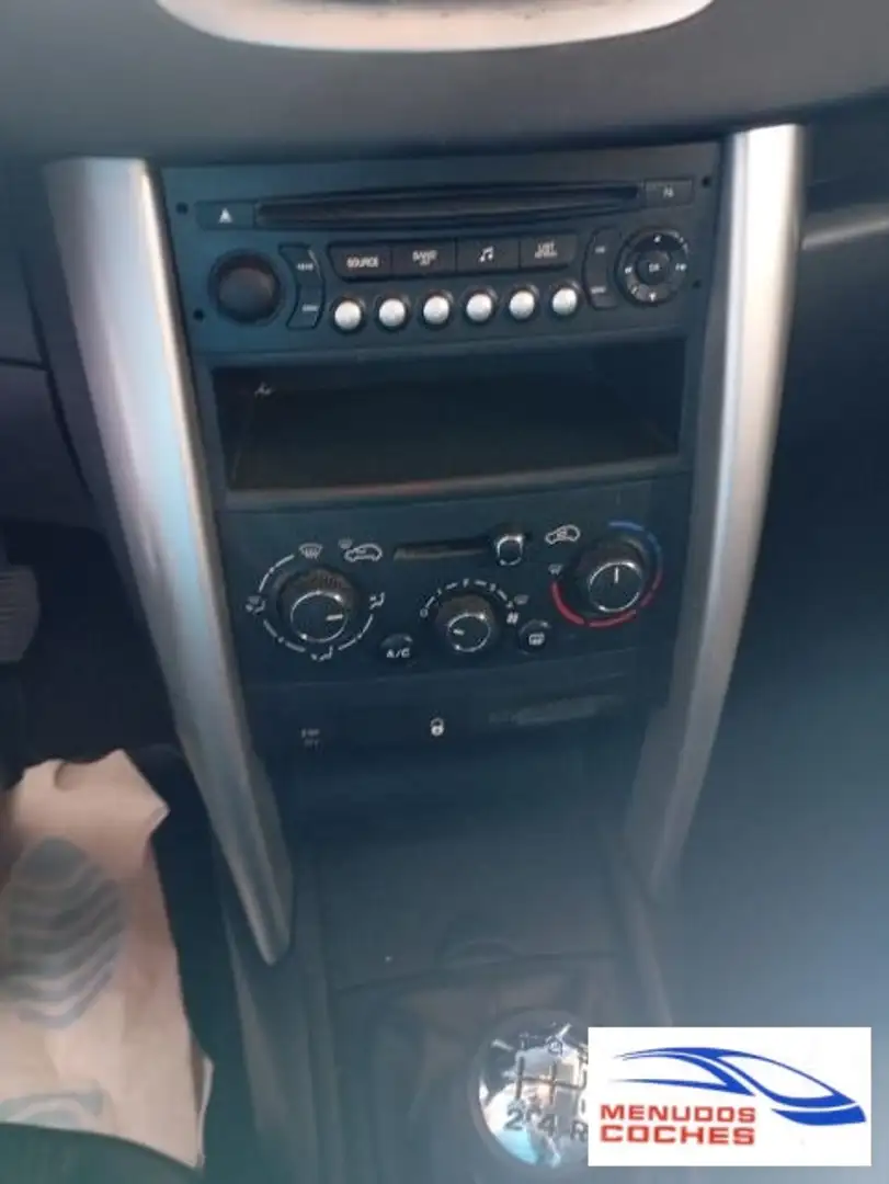 Peugeot 207 Pequeño Manual de 5 Puertas Weiß - 2