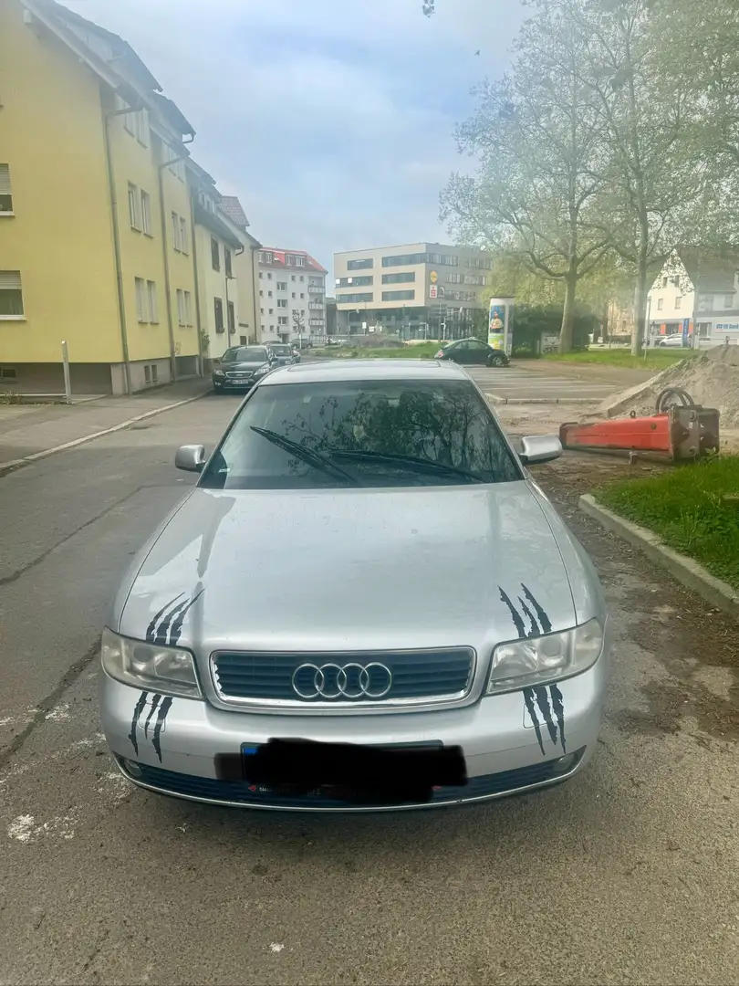 Audi A4 Avant 1.8 Grau - 1