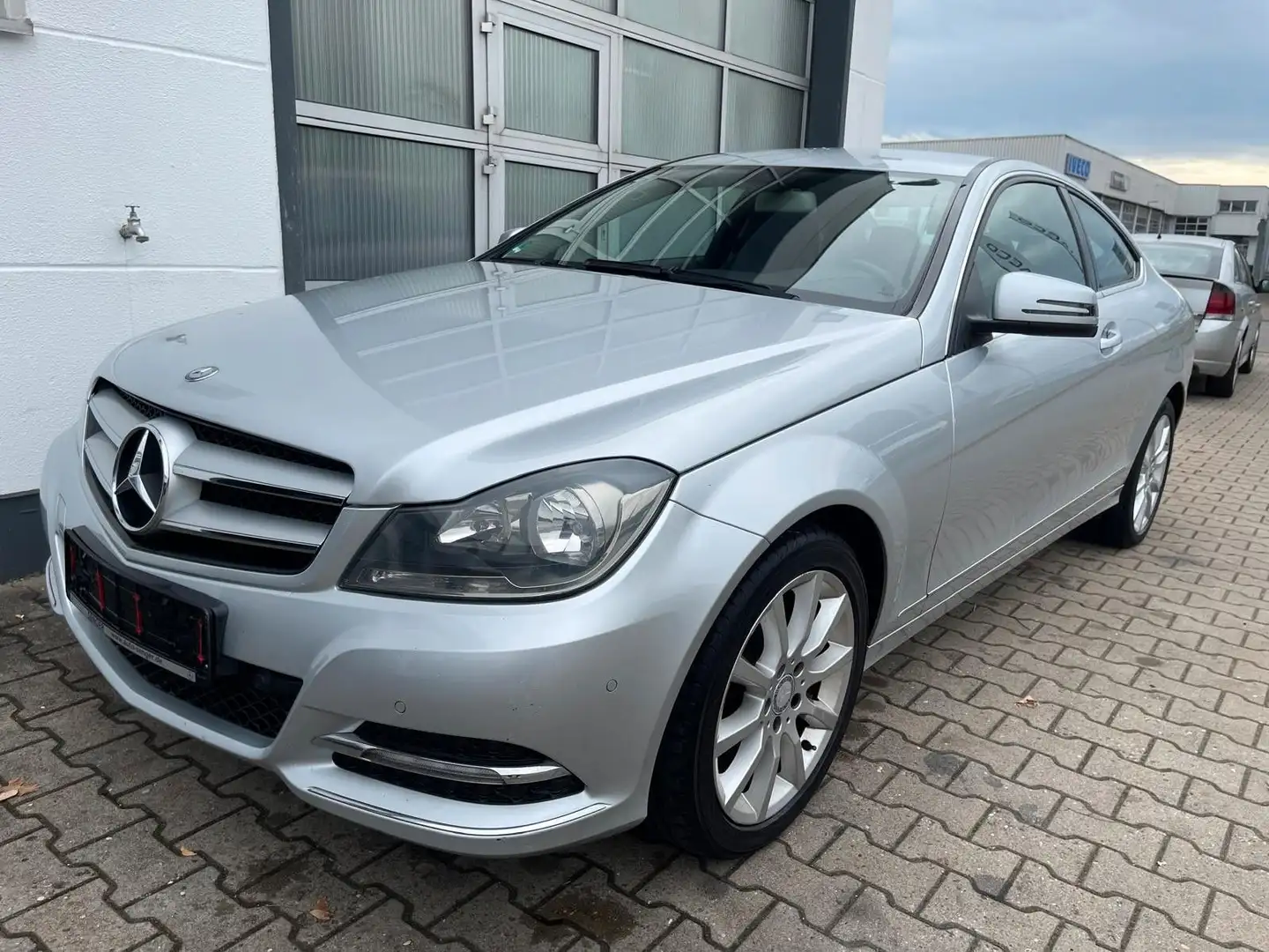 Mercedes-Benz C 180 Coupe CGI BlueEfficiency/SHZ/NAVI/PDC Argent - 1