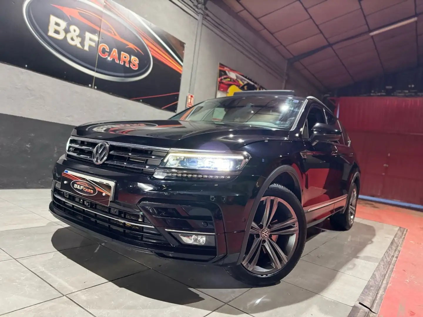 Volkswagen Tiguan Allspace 2.0TDI Sport 4M DSG 140kW Negro - 2