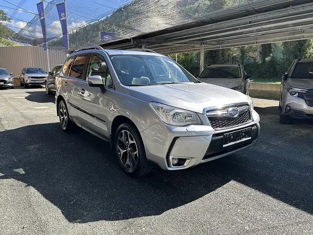 Subaru Forester 2,0XT CVT
