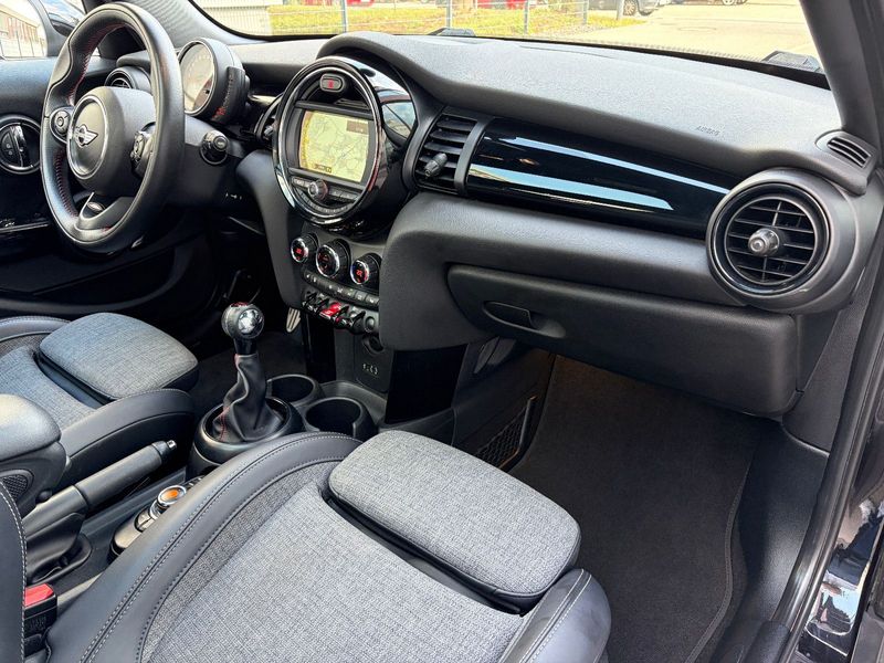 MINI One Mini 5-trg. One*NAVI*JCW*Panorma*Sportsitze* — photo 2