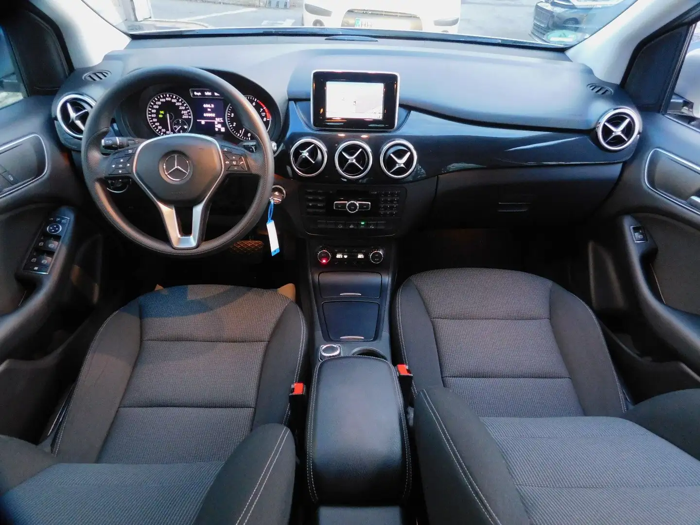 Mercedes-Benz B 200 BlueEFFICIENCY Automatik Navi Xenon PDC Gris - 2