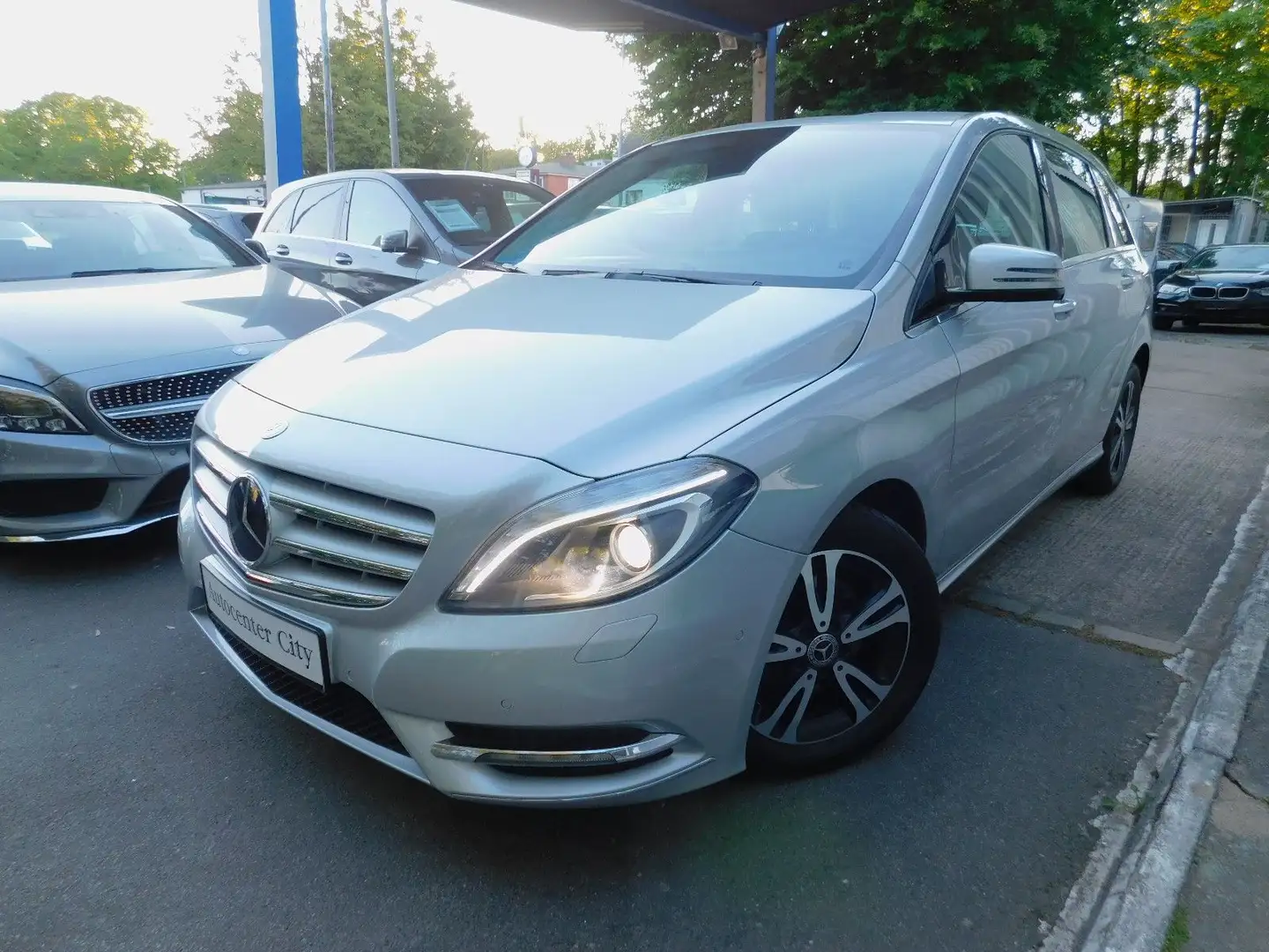 Mercedes-Benz B 200 BlueEFFICIENCY Automatik Navi Xenon PDC Gris - 1