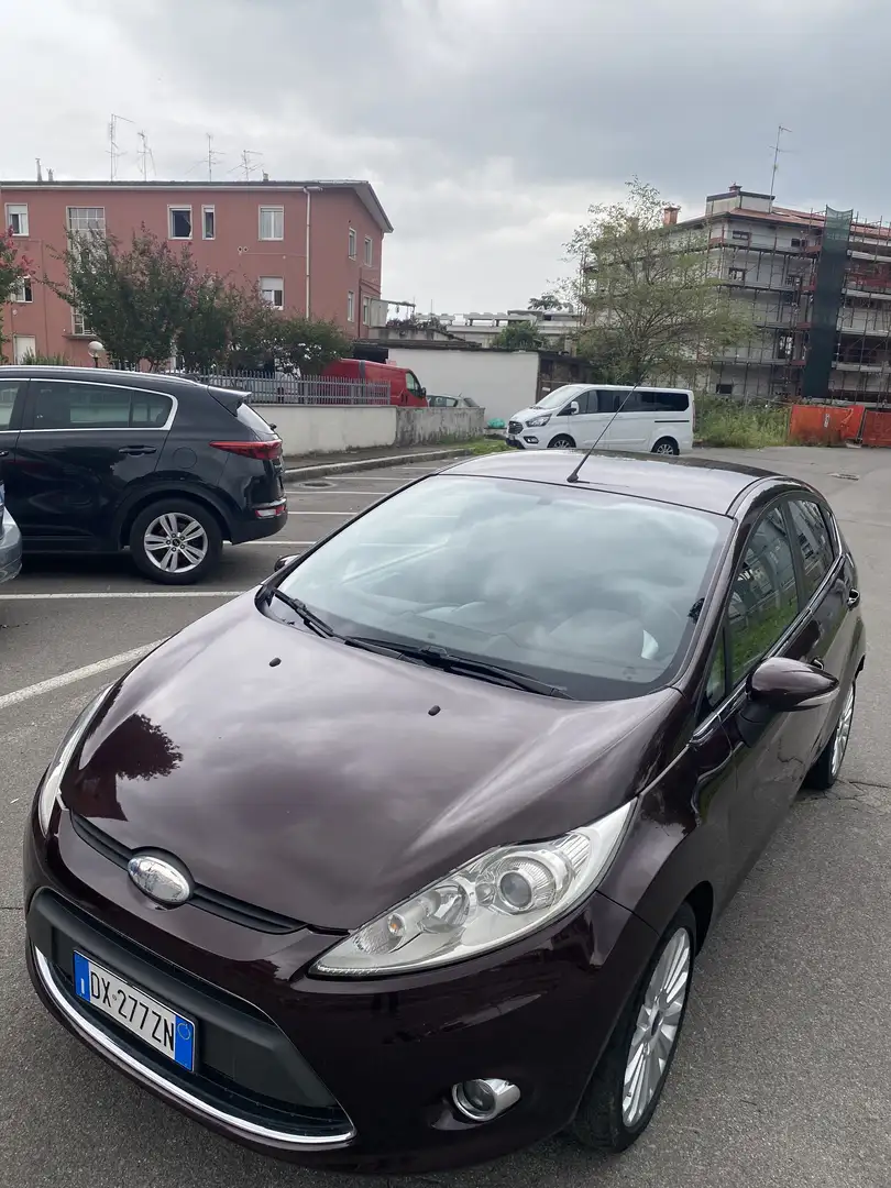 Ford Fiesta 5p 1.4 tdci Titanium NEOPATENTATI Barna - 1