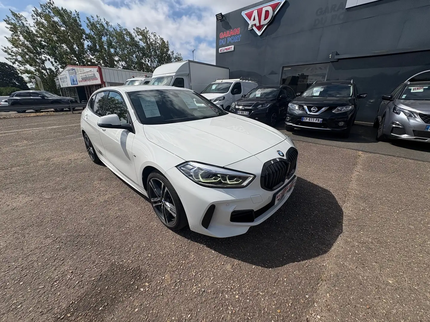 BMW 118 (F40) 118DA 150CH M SPORT 8CV Blanc - 1