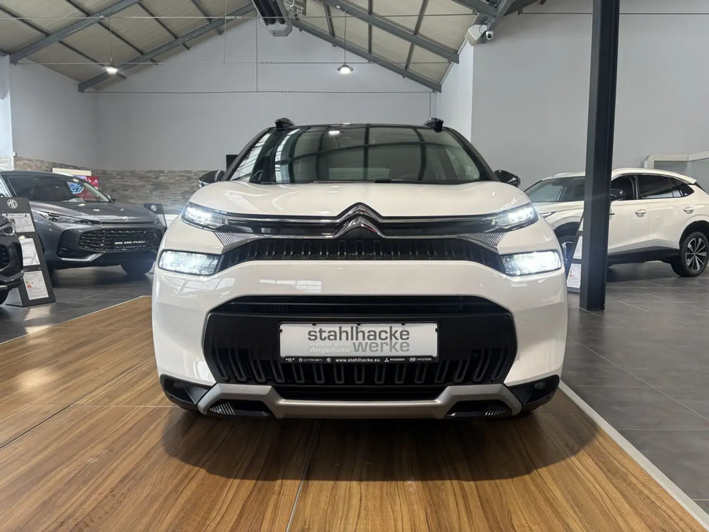 Citroen C3 Aircross 1.2 Max Weiß - 2