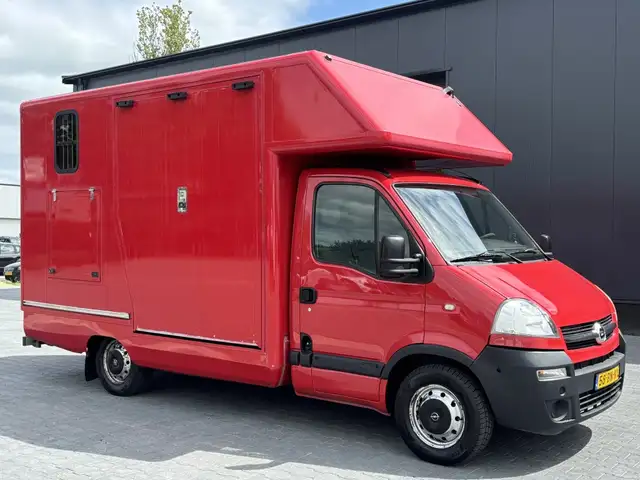 Opel Movano view 3
