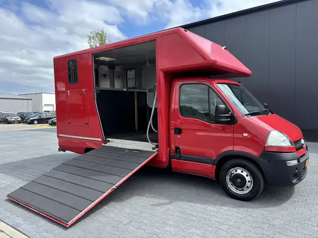 Opel Movano view 4