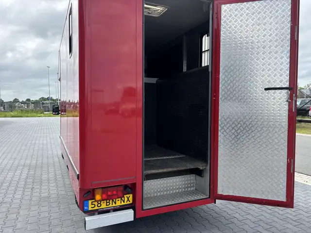 Opel Movano view 12