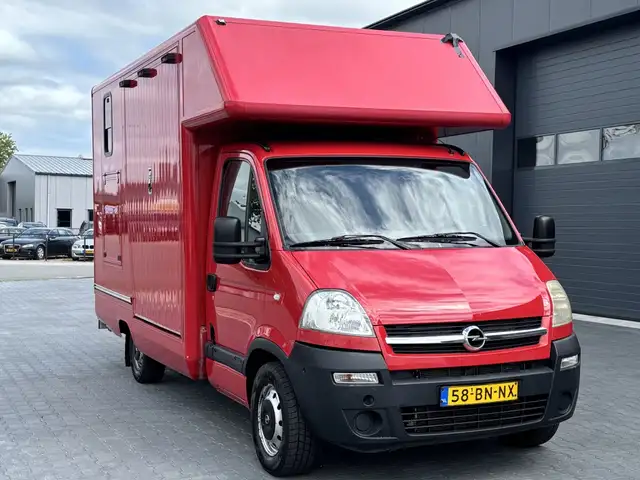 Opel Movano view 2