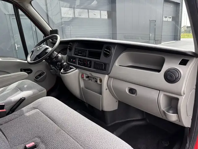 Opel Movano view 14