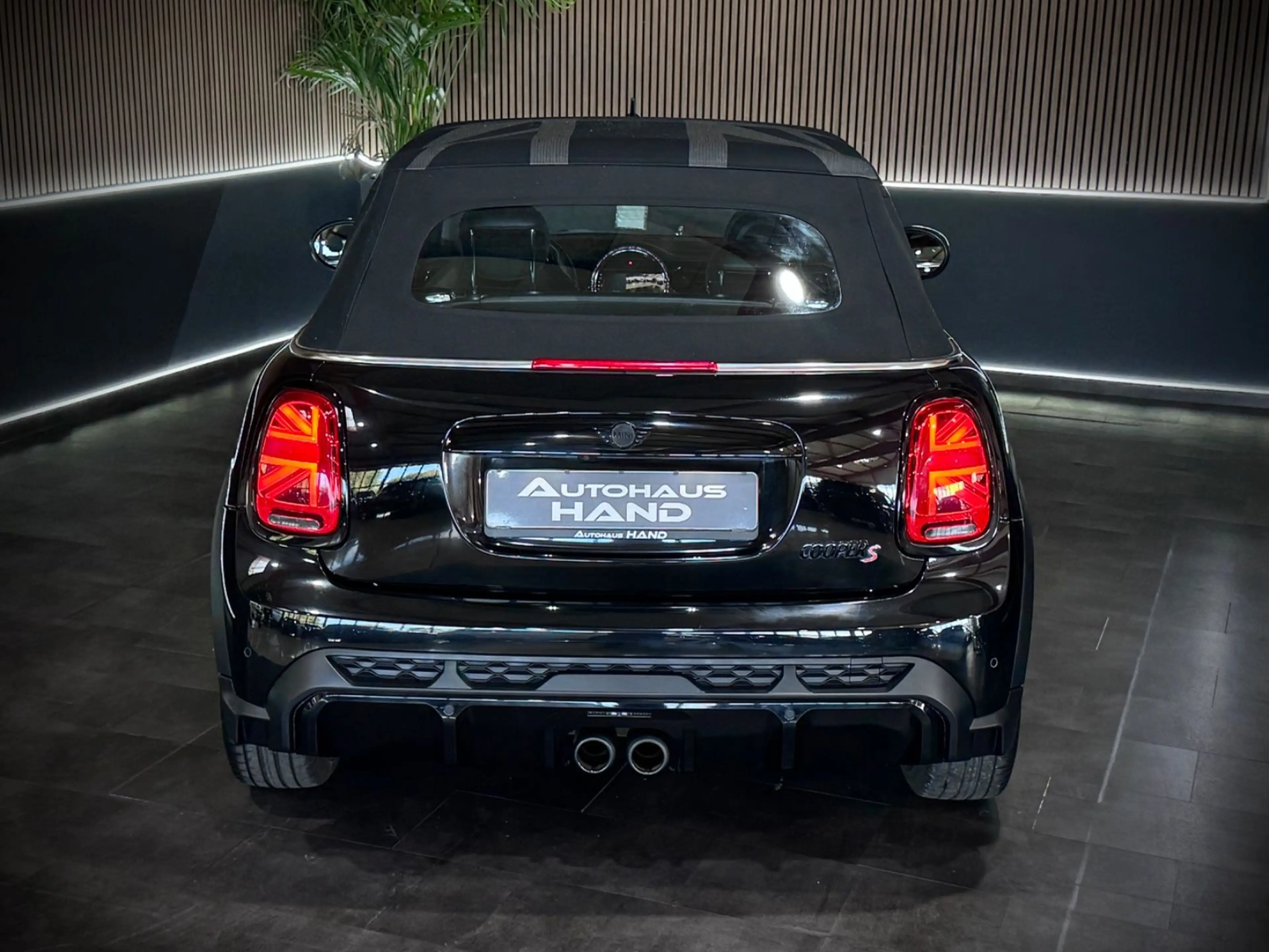 MINI John Cooper Works Cabrio John Cooper Works Trim*1 Hand*LED* — photo 8
