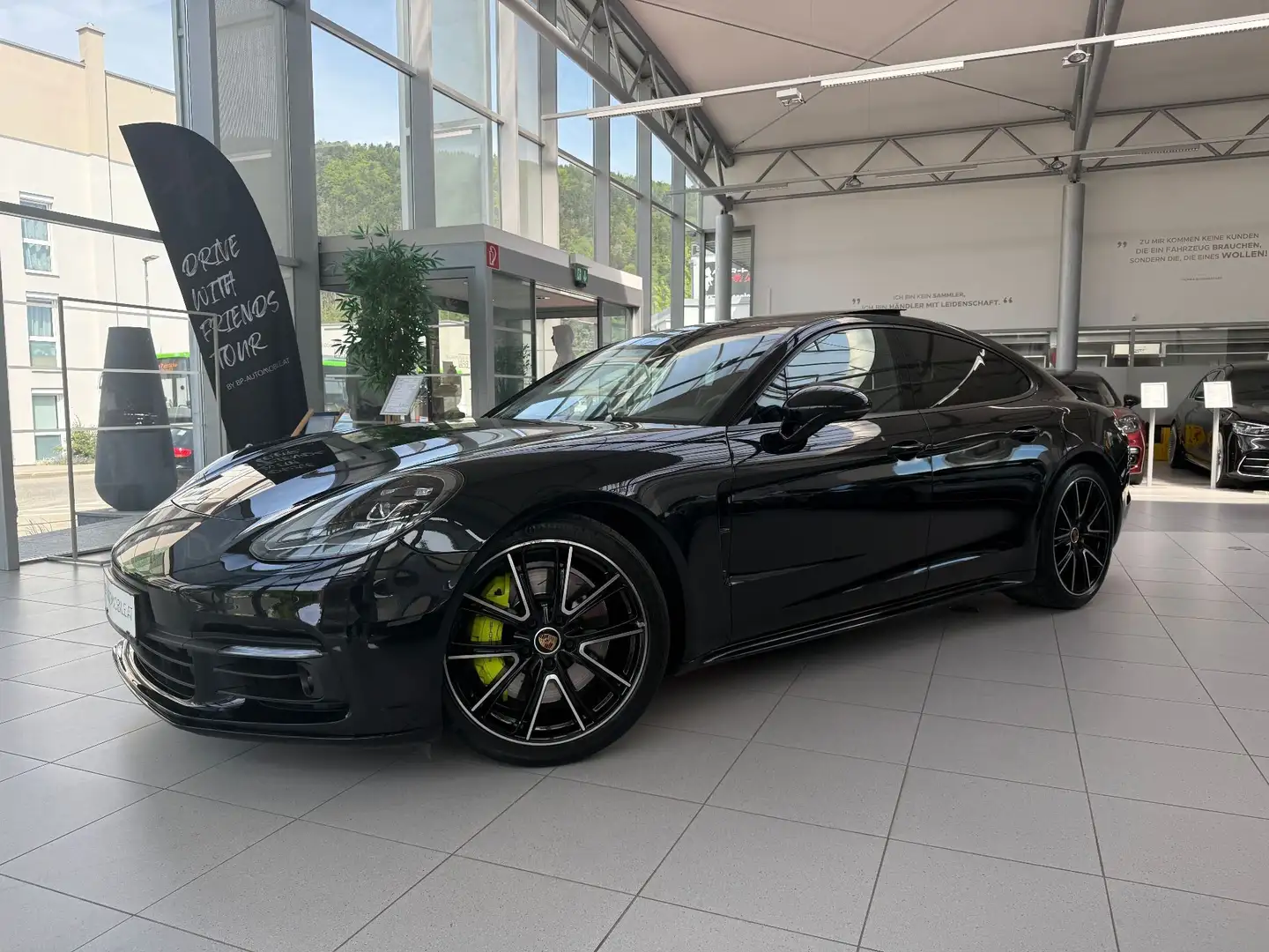 Porsche Panamera 4 E-Hybrid // Sportabgasanlage // Schwarz - 2