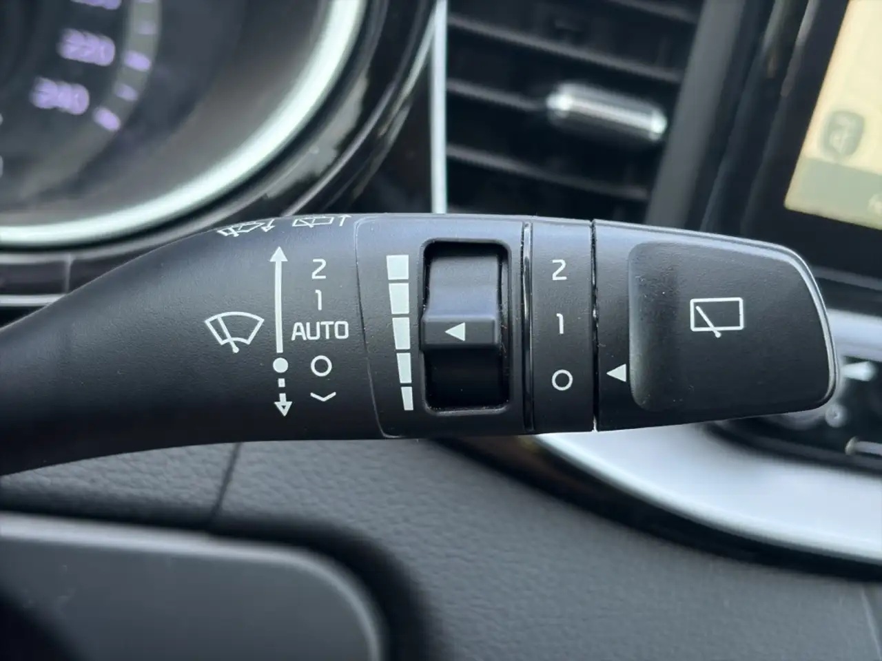 Kia X Ceed VISION 1,5 T-GDI DCT *CARPLAY*CAM*SITZHZG*, миниатюра 16
