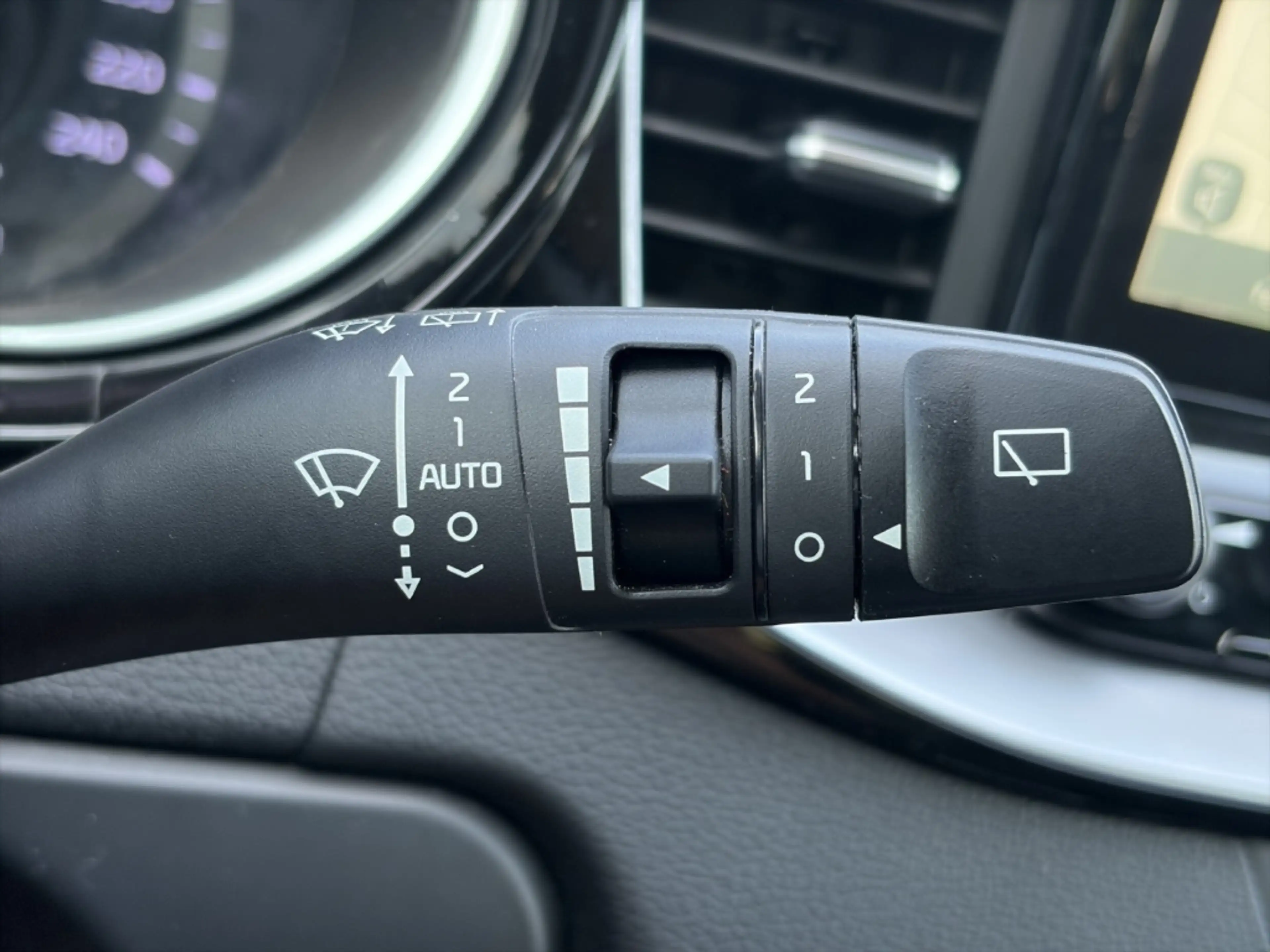 Kia XCeed VISION 1,5 T-GDI *CARPLAY*CAM*SITZHZG* — photo 16