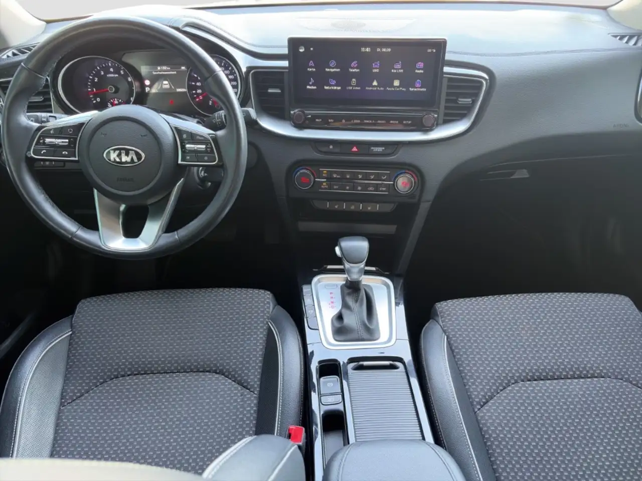 Kia X Ceed VISION 1,5 T-GDI DCT *CARPLAY*CAM*SITZHZG*, миниатюра 10