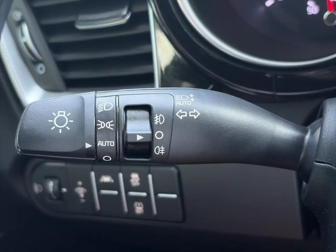 Kia X Ceed VISION 1,5 T-GDI DCT *CARPLAY*CAM*SITZHZG*, миниатюра 15