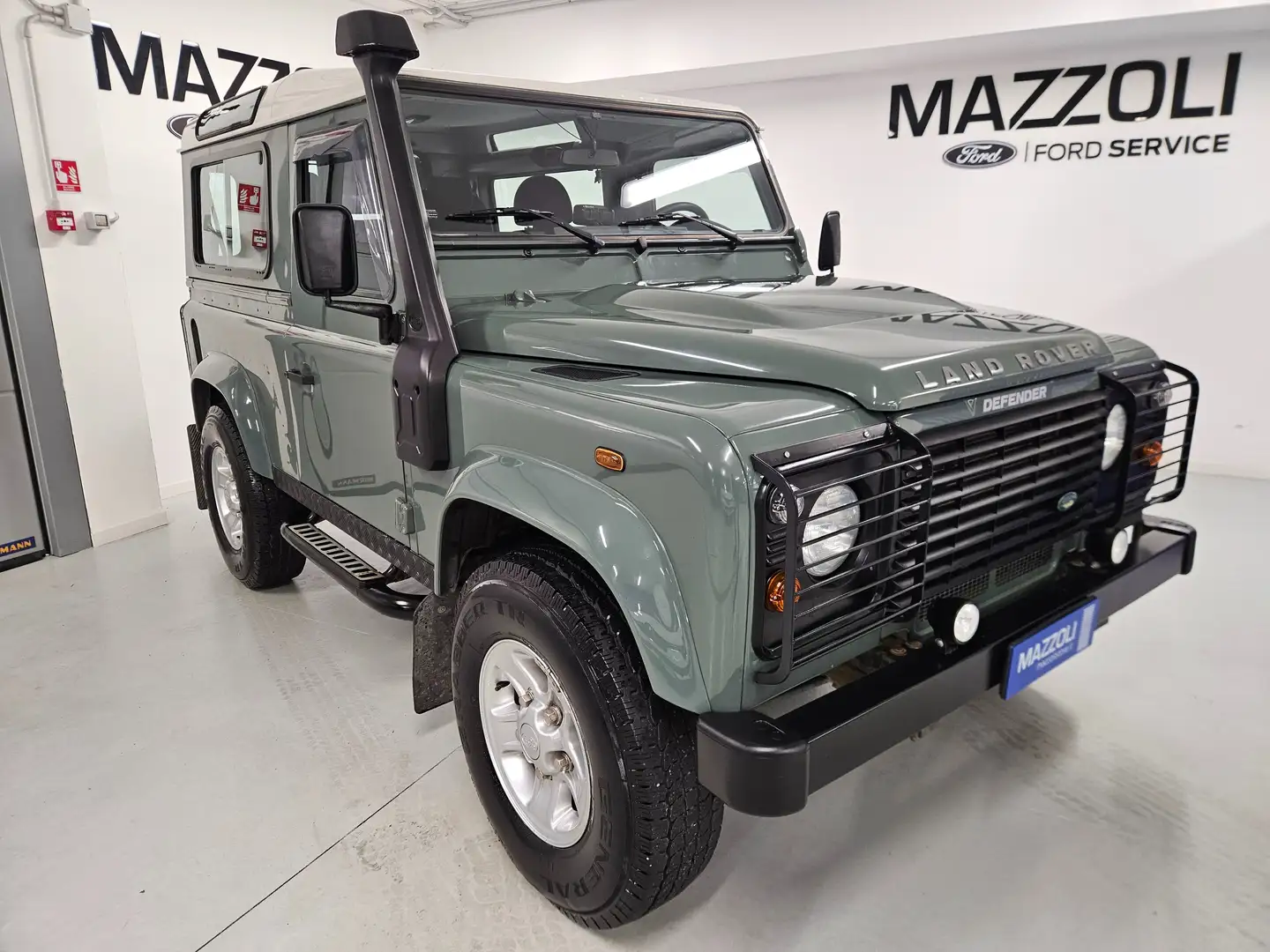 Land Rover Defender 90 2.4 TD4 Hard Top E N1 Vert - 1