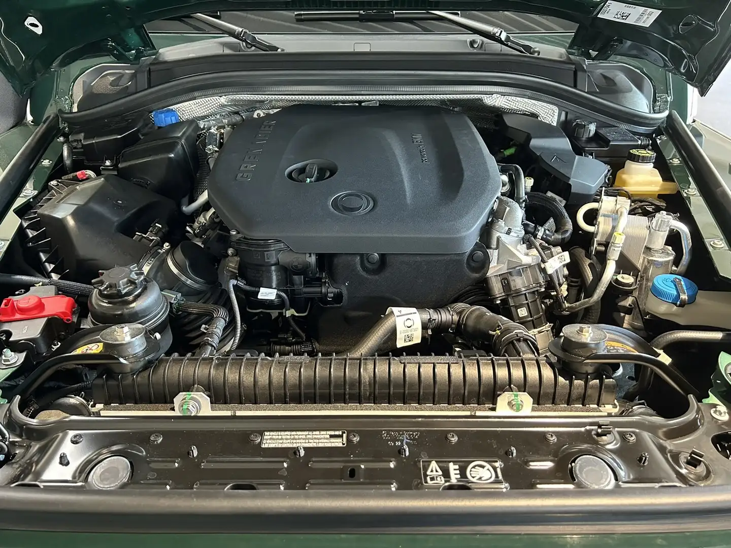 Ineos Grenadier Grenadier Utility Wagon 2-Seat Autom./Park-Assist. Verde - 2