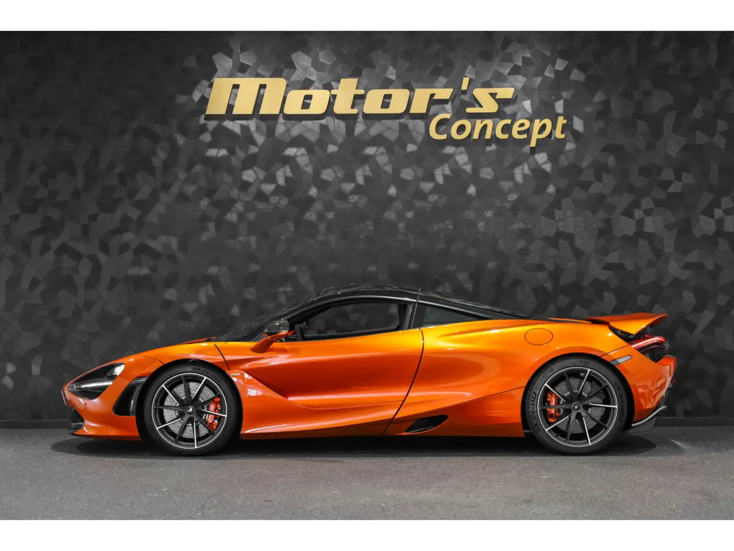 McLaren 720S PERFORMANCE COUPÉ AZORES ORANGE - ELITE PAINT Orange - 2