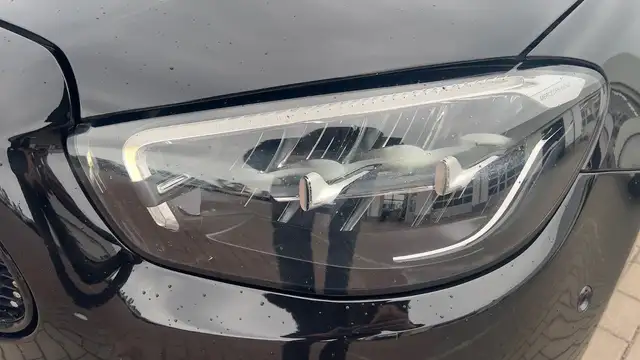 Mercedes-Benz E Class view 12