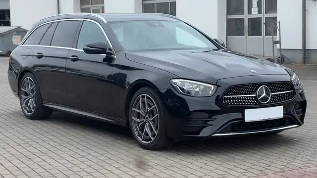 Mercedes-Benz E Class view 9