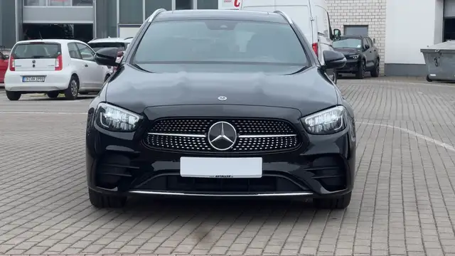 Mercedes-Benz E Class view 10